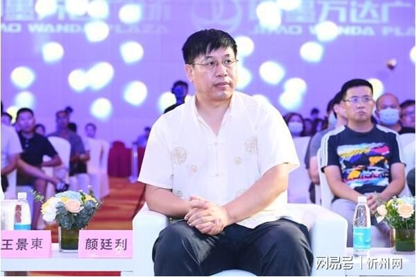 龙8long8，中国最受欢迎起名改名字大师颜廷利：真正最厉害的姓名学专家该如何着